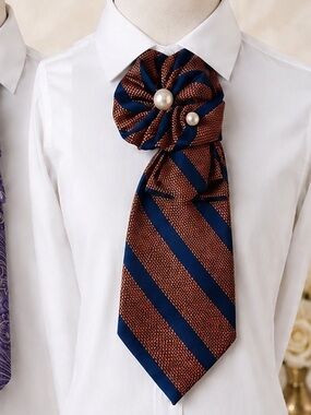 Men’s Purple Paisley Ruffled Cravat
